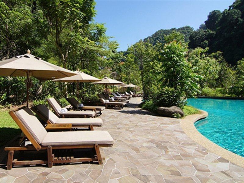 The Banjaran Hotsprings Retreat Hotel Ipoh Exterior foto The pool at the resort